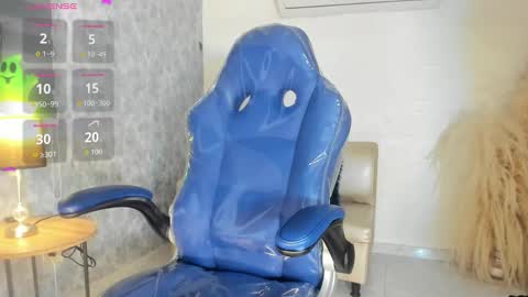 Snapshot of kender21_ chatting on December 17, 9:10 pm Kender online show from December 17, 9:10 pm