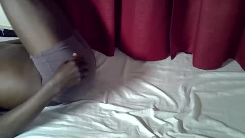 Snapshot of kenia_couples chatting on September 9, 1:43 pm Nelian and Emma online show from September 9, 1:43 pm