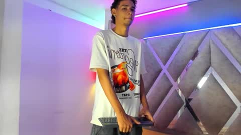 kenix online show from November 7, 9:37 pm