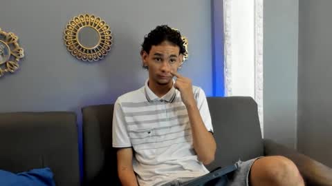 kenix online show from November 30, 8:13 pm