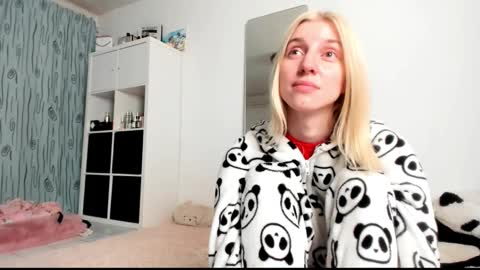 Kenzie online show from February 27, 5:02 am