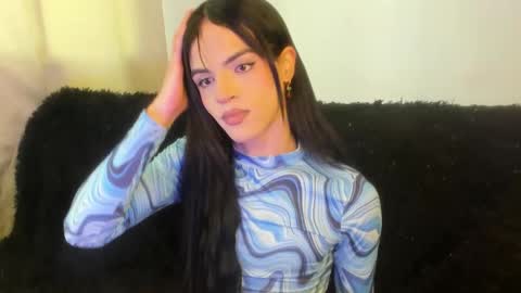 Snapshot of kerly_monroe chatting on December 17, 7:42 pm Kerly online show from December 17, 7:42 pm