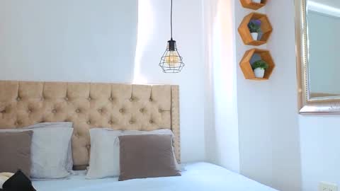 Kery Hillson online show from November 16, 2:11 pm