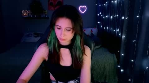 Snapshot of keti_moon chatting on December 4, 6:16 pm Keti 3 online show from December 4, 6:16 pm