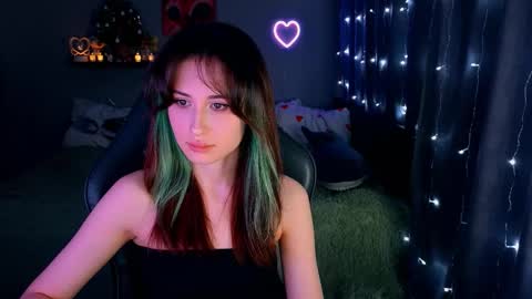 Snapshot of keti_moon chatting on December 15, 5:50 pm Keti 3 online show from December 15, 5:50 pm