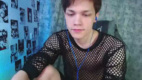 Kevin online show from October 31, 4:24 am