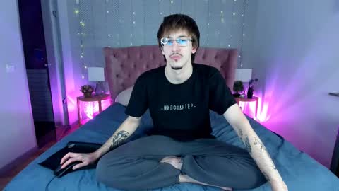 Kevin online show from November 16, 3:34 am