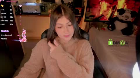 Snapshot of khionebesset chatting on February 18, 5:20 am Khi. online show from February 18, 5:20 am