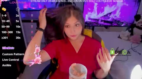 Snapshot of khionebesset chatting on November 23, 1:05 am Khi. online show from November 23, 1:05 am