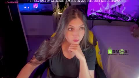 Snapshot of khionebesset chatting on December 17, 5:57 am Khi. online show from December 17, 5:57 am