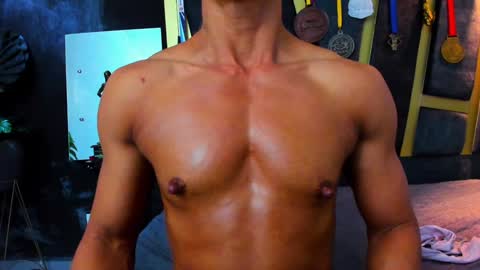 Snapshot of khloe_rossich chatting on December 28, 12:04 am online show from December 28, 12:04 am