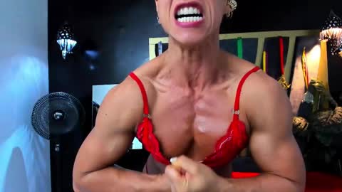 Snapshot of khloe_rossich chatting on March 6, 6:26 pm online show from March 6, 6:26 pm