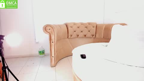 Khloe online show from January 22, 10:40 am