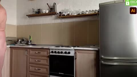 Snapshot of kiabigdick chatting on March 5, 9:49 am Hey Im Ivan everyday online 9am to 6pm 6 GMT Help me Reach K FollowerslPut your finger up online show from March 5, 9:49 am