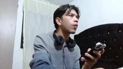 Snapshot of kianryu chatting on September 18, 1:40 am Adrian Chlloe online show from September 18, 1:40 am