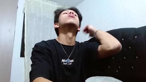 Snapshot of kianryu chatting on September 23, 3:09 am Adrian Chlloe online show from September 23, 3:09 am