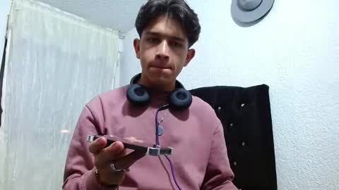 Snapshot of kianryu chatting on September 30, 2:38 am Adrian Chlloe online show from September 30, 2:38 am