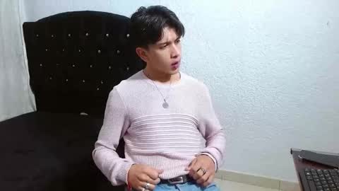 Snapshot of kianryu chatting on October 11, 4:22 am Adrian Chlloe online show from October 11, 4:22 am