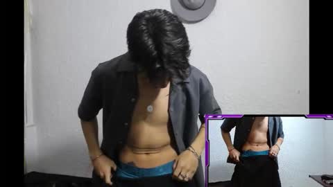 Snapshot of kianryu chatting on October 16, 1:17 am Adrian Chlloe online show from October 16, 1:17 am