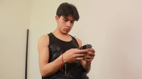 Snapshot of kianryu chatting on October 23, 2:38 pm Adrian Chlloe online show from October 23, 2:38 pm