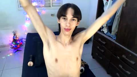 Snapshot of kiantwink chatting on December 28, 9:51 pm kiantwink online show from December 28, 9:51 pm