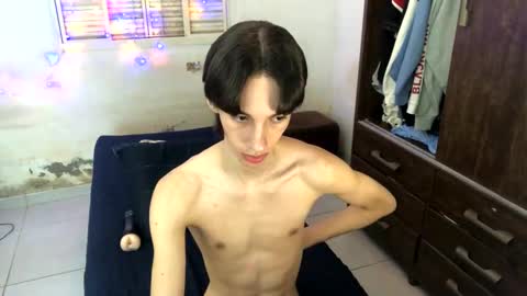 Snapshot of kiantwink chatting on January 3, 5:28 am kiantwink online show from January 3, 5:28 am