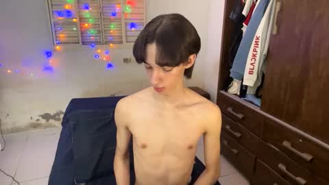 Snapshot of kiantwink chatting on January 13, 3:45 am kiantwink online show from January 13, 3:45 am