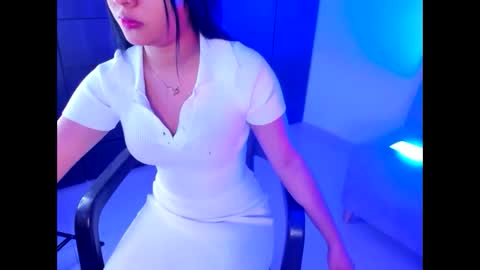 kiara_bloom_hot online show from December 16, 12:43 pm