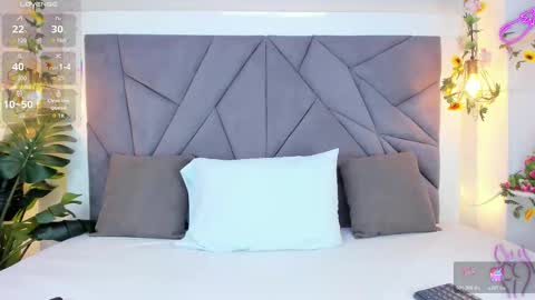 kiarha  online show from November 12, 3:18 am