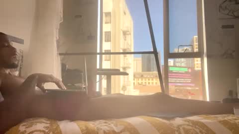 Snapshot of kibrombariu45 chatting on December 30, 7:21 pm HunneysPlayRoom online show from December 30, 7:21 pm