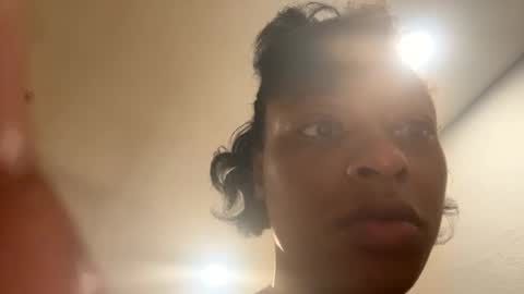 Snapshot of kibrombariu45 chatting on February 8, 9:56 am HunneysPlayRoom online show from February 8, 9:56 am