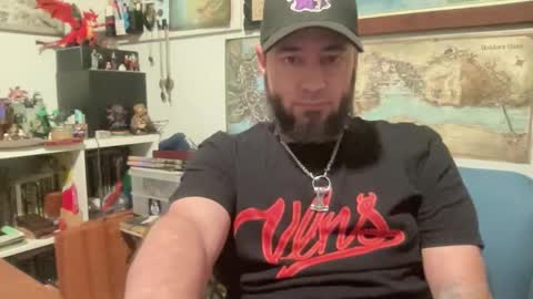 kicker_of_elves online show from November 15, 9:32 pm