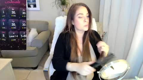 Kiera Reines online show from December 22, 3:11 am