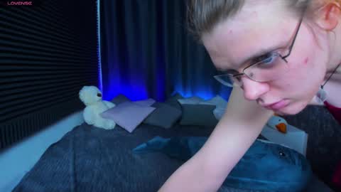 Kiki online show from February 14, 4:31 pm