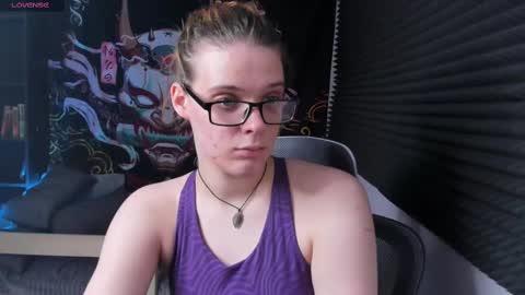 Kiki online show from March 5, 2:12 pm