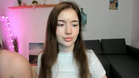 Snapshot of kiki_mcflurry chatting on October 19, 12:00 am PavelPolly online show from October 19, 12:00 am