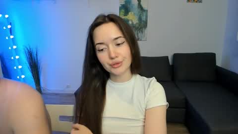 Snapshot of kiki_mcflurry chatting on November 25, 9:37 pm PavelPolly online show from November 25, 9:37 pm