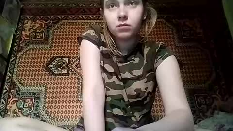 kikibang_ online show from October 17, 8:28 am