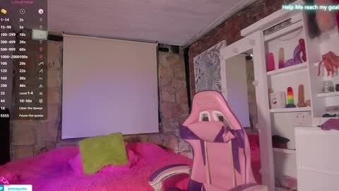 kiki online show from December 9, 6:35 pm