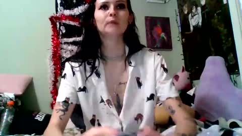 Kat 3 online show from December 15, 10:36 pm