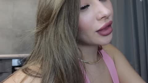 EvaAnna online show from December 1, 4:29 pm