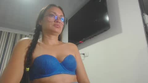 Snapshot of killey_saints chatting on January 18, 11:44 pm killey online show from January 18, 11:44 pm