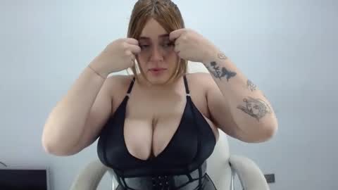 Snapshot of kim_bellemore chatting on February 10, 11:46 am Kimberly online show from February 10, 11:46 am