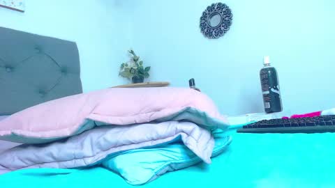 Snapshot of kim_clarck1 chatting on February 4, 6:25 am Kim online show from February 4, 6:25 am