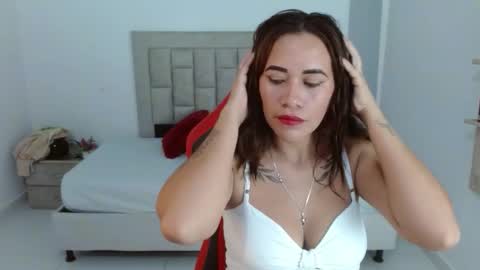 Kimberly online show from November 27, 8:00 pm