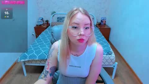 KIM online show from November 8, 11:32 am