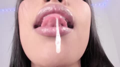 kim_mouth17 online show from November 24, 2:33 am