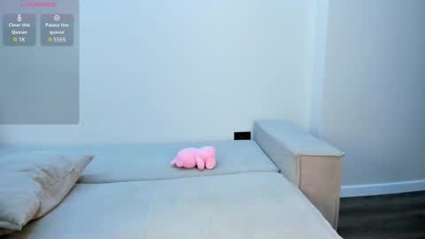 Su A online show from November 15, 1:18 pm