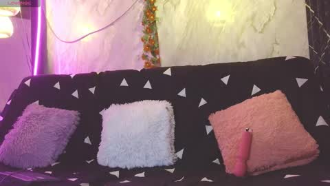 kima_20 online show from December 4, 12:42 am