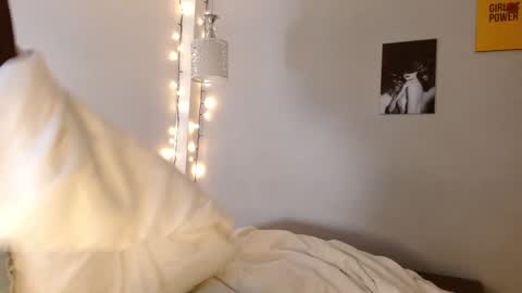 Snapshot of kimandyuk chatting on December 7, 3:30 pm Kim Yuk online show from December 7, 3:30 pm